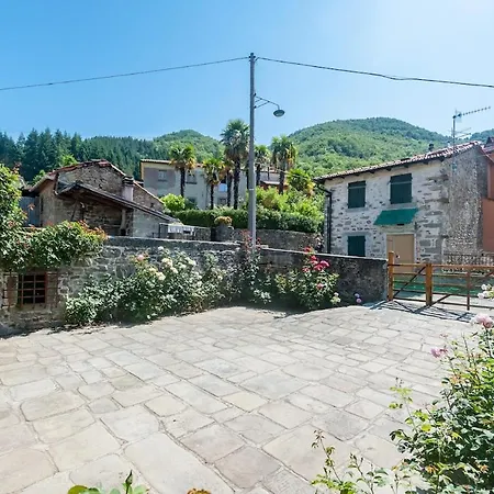 Tuscan - Capanna Dei Muli * Regnano (Massa-Carrara)